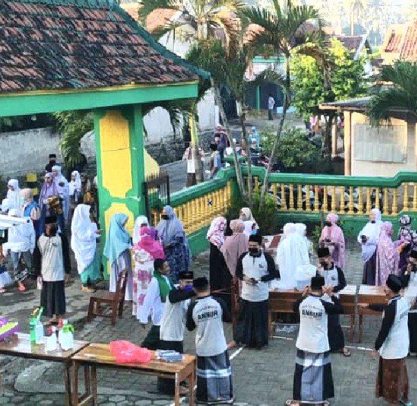 Masjid di Dampit laksanakan Sholat Idul Fitri sesuai protokoler kesehatan